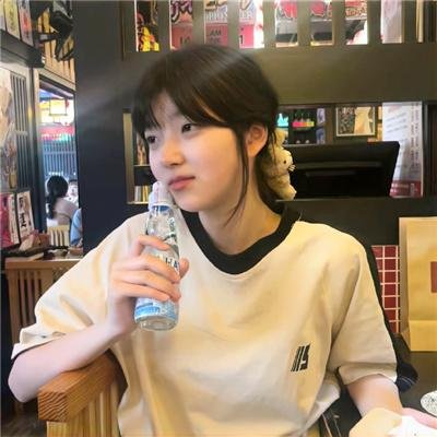 少女救地球海报