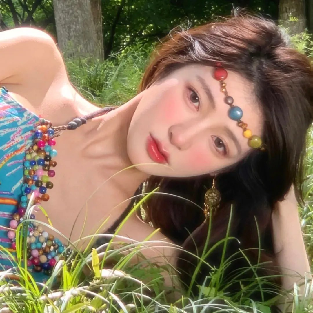 人事美魔女·椿真子海报